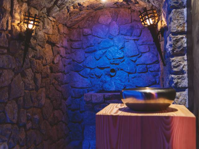 Eisgrotte im Wellnessbereich Posthotel Erlerwirt