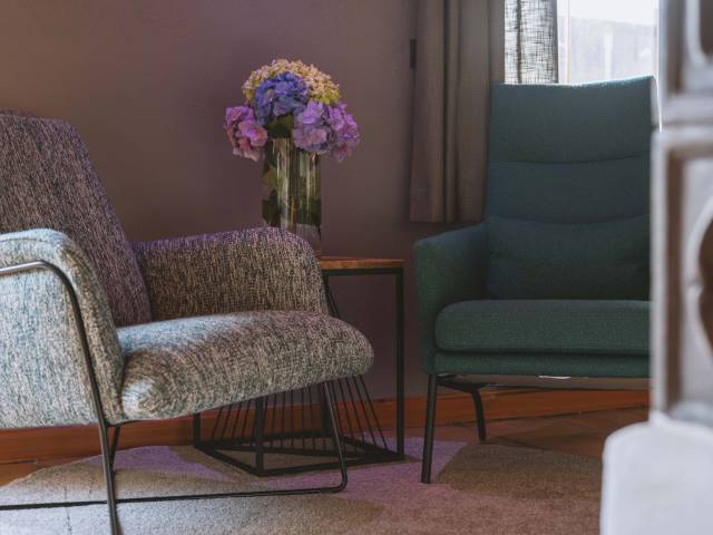 Kirchdachlounge innen im Posthotel Erlerwirt