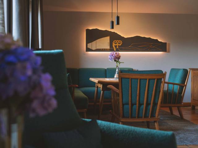 Kirchdachlounge innen im Posthotel Erlerwirt